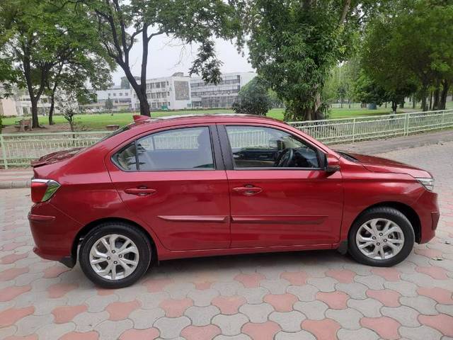 https://images10.gaadi.com/usedgaadi-sellcar/UsedCar/a1c2b71f-a70c-489c-8921-6f7a2195d1ca/d9cdab74-5afb-4c21-966c-0aa71c81305c.jpg?imwidth=6401