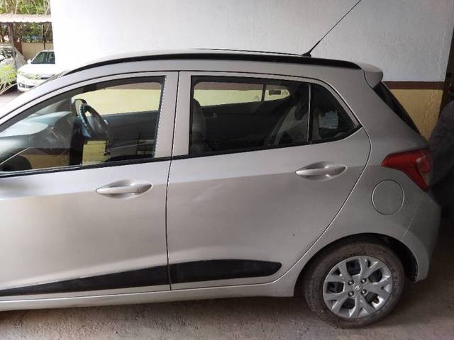 https://images10.gaadi.com/usedgaadi-sellcar/UsedCar/a1ce6e45-e9c5-451b-baed-be812bf02b8d/7317dbc7-250d-4dfa-8c22-5f81c6c63bc7.jpg?imwidth=6400