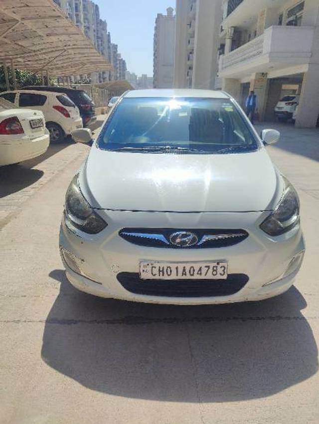 https://images10.gaadi.com/usedgaadi-sellcar/UsedCar/a1f9b0c6-178c-4a65-af6d-8e8e33c6cee5/2e0d0098-5fd2-45b4-881b-49b75eb522e2.jpg?imwidth=6400