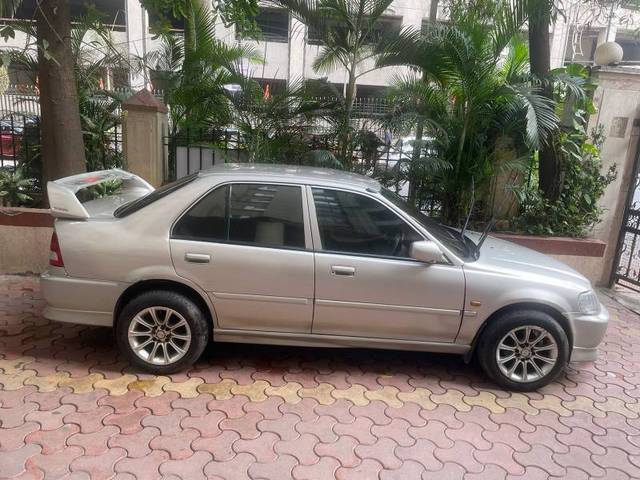 https://images10.gaadi.com/usedgaadi-sellcar/UsedCar/a2397877-cd2d-43a1-85a8-59ae643730b4/17339ef4-9501-49ad-bbe9-652bd01b77f6.jpg?imwidth=6401