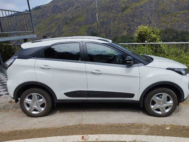https://images10.gaadi.com/usedgaadi-sellcar/UsedCar/a24b8ff7-e00e-4cae-a8f0-56f38adad685/e1d5579f-6343-4043-b4d2-9b0e69fce6a0.jpg?imwidth=6401