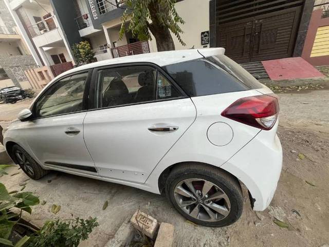 https://images10.gaadi.com/usedgaadi-sellcar/UsedCar/a267c495-7d7c-4af2-a226-b581512b6629/a812ba43-8291-46cf-b826-6faa54580cac.jpg?imwidth=6401