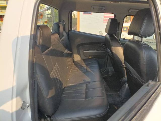 https://images10.gaadi.com/usedgaadi-sellcar/UsedCar/a2720f9c-39f6-4b26-a1f7-f4442f0af635/c347419c-d6c2-4b78-884a-51161e43046c.jpg?imwidth=6402