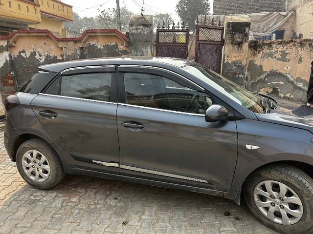 https://images10.gaadi.com/usedgaadi-sellcar/UsedCar/a27842b8-525b-4284-a359-346fff9efb91/6c2f257a-7e21-47e3-a113-b1e127b72437.jpeg?imwidth=6401