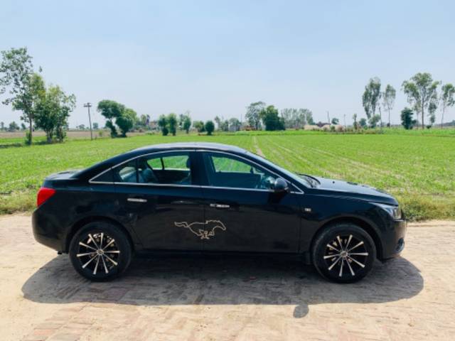 https://images10.gaadi.com/usedgaadi-sellcar/UsedCar/a29544fd-0833-4379-86f4-f837764d15f2/15d32743-31c4-468d-9af2-bdfd735dc99e.jpeg?imwidth=6401