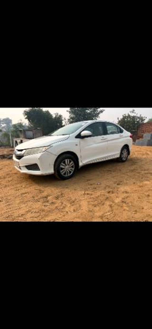 https://images10.gaadi.com/usedgaadi-sellcar/UsedCar/a2abf305-463c-4941-b393-716ebcb43dbd/096c81f5-9e30-4711-9545-cee75e190c0c.PNG?imwidth=6401