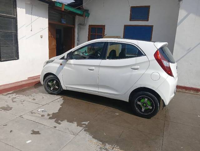 https://images10.gaadi.com/usedgaadi-sellcar/UsedCar/a2d4f175-cb85-4bbd-82a8-c44ba0735baa/cfd99c43-bded-40d4-91b7-cc02d9cb596d.jpg?imwidth=6400