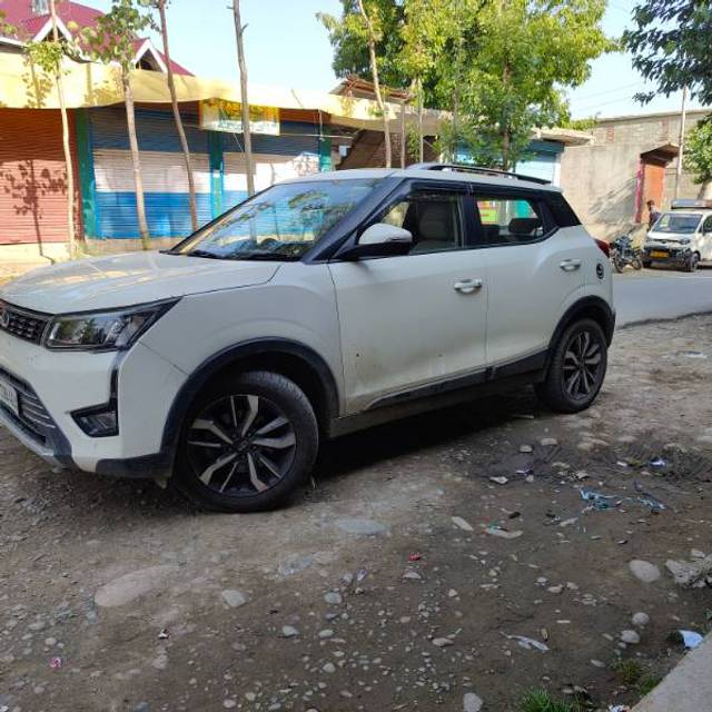 https://images10.gaadi.com/usedgaadi-sellcar/UsedCar/a2e951ba-0d5f-4bcd-95cd-313658ca442e/190a25d9-062f-48b7-8a7e-53bdd17170bf.jpg?imwidth=6400