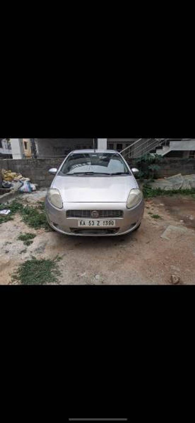 https://images10.gaadi.com/usedgaadi-sellcar/UsedCar/a2ebc998-c3fe-4cfa-919f-9f29318a7f95/31f99850-fefc-4a7e-9376-49e135d0e1d6.jpg?imwidth=6402