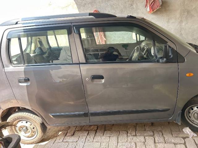 https://images10.gaadi.com/usedgaadi-sellcar/UsedCar/a2f82be1-2220-44cb-9a87-51c8c1e10c25/c54d8283-732d-452d-8b77-1cefeef42363.jpg?imwidth=6400