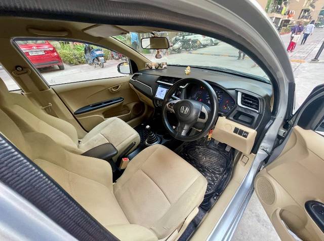https://images10.gaadi.com/usedgaadi-sellcar/UsedCar/a2fe4f60-65cd-47ed-8aad-3e6cc1f66d06/83c46836-6728-430d-837e-f5bc7c0f0d6c.jpeg?imwidth=6402