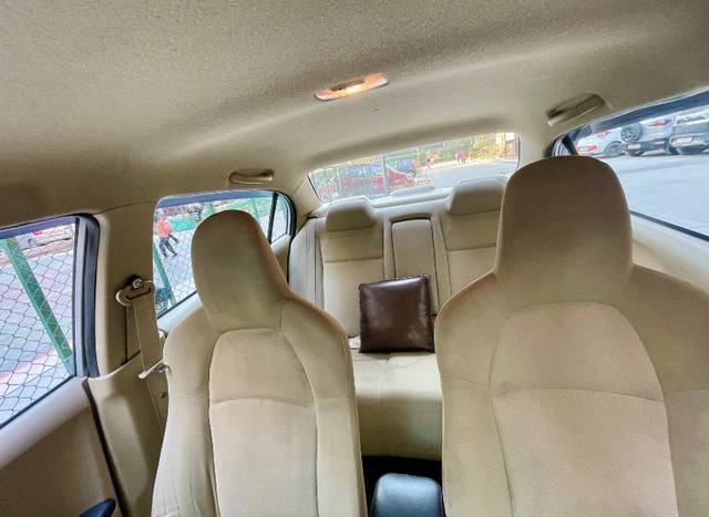 https://images10.gaadi.com/usedgaadi-sellcar/UsedCar/a2fe4f60-65cd-47ed-8aad-3e6cc1f66d06/dc85549b-8934-4792-a64c-9a4044cbcc1c.jpeg?imwidth=6401