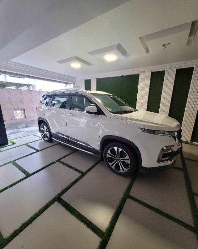 https://images10.gaadi.com/usedgaadi-sellcar/UsedCar/a33a0367-2adf-412f-9127-e306f2772f7f/cf8b593d-bd3f-49a5-9322-88e7f13534d0.jpg?imwidth=6400