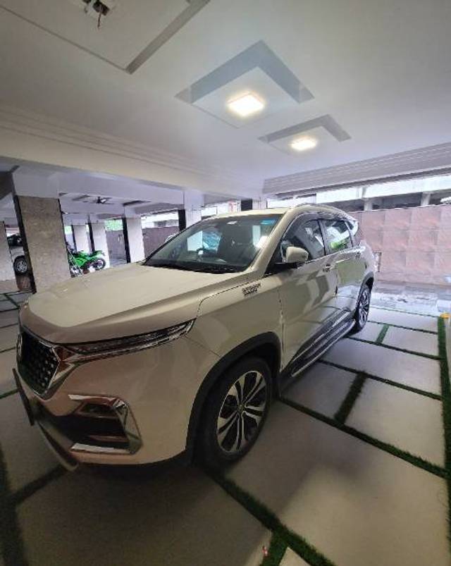 https://images10.gaadi.com/usedgaadi-sellcar/UsedCar/a33a0367-2adf-412f-9127-e306f2772f7f/ea34ae9d-f86f-44ec-b655-96aea4c13054.jpg?imwidth=6402