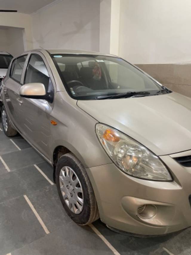 https://images10.gaadi.com/usedgaadi-sellcar/UsedCar/a3549dfd-9eda-4ea7-a9d1-1951a4dbd9f9/0d72007e-dcc2-4fb9-9725-d3283ac10f3f.jpg?imwidth=6401