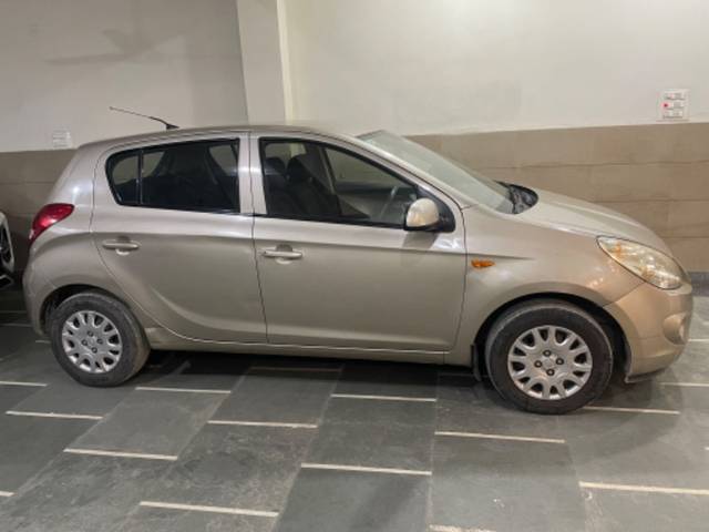 https://images10.gaadi.com/usedgaadi-sellcar/UsedCar/a3549dfd-9eda-4ea7-a9d1-1951a4dbd9f9/30901ab0-651e-4aa5-80be-23fba1adad61.jpg?imwidth=6402