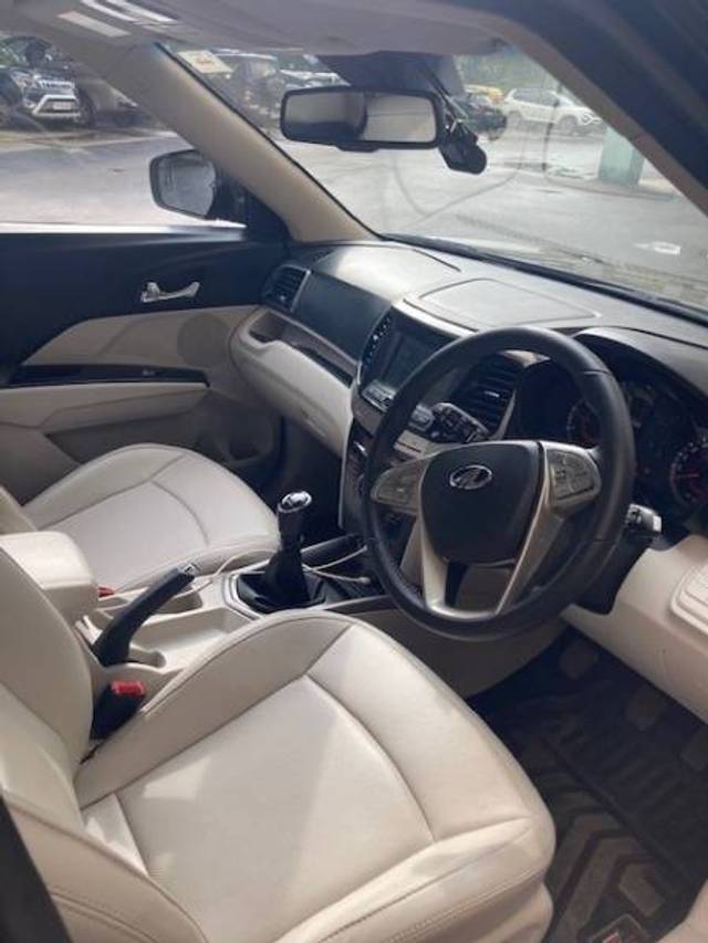 https://images10.gaadi.com/usedgaadi-sellcar/UsedCar/a3fac492-de7c-43c5-9b6c-b1a3735d09b3/b46b76ea-ddce-4956-a34c-b68fef1527c7.jpg?imwidth=6402