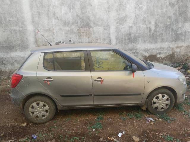 https://images10.gaadi.com/usedgaadi-sellcar/UsedCar/a43464b4-e79d-480c-be4a-36af01524f2a/8ae7affb-e3d6-4630-bdb4-59a9939f4d6c.jpg?imwidth=6401