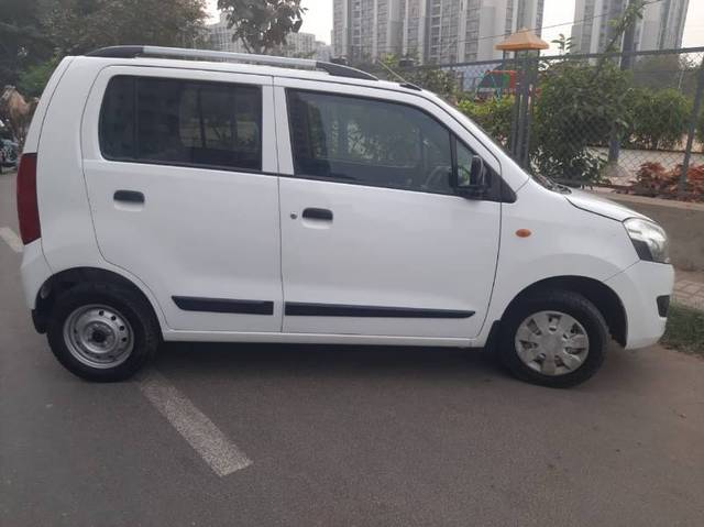 https://images10.gaadi.com/usedgaadi-sellcar/UsedCar/a454a491-2468-49d2-b1f5-b7b4c37a95c9/0fd026b3-dc41-4573-b6b3-67e07841f172.jpg?imwidth=6401