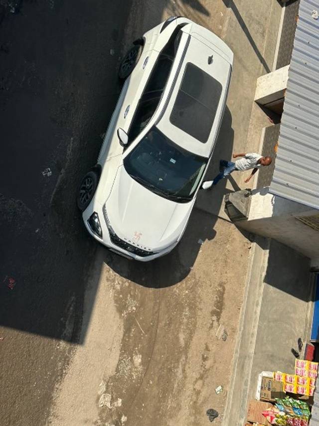 https://images10.gaadi.com/usedgaadi-sellcar/UsedCar/a45c621d-7fa5-4cf0-accd-18b27b63748e/8860e6c3-1cad-488c-b21a-4748a230d34a.jpeg?imwidth=6402