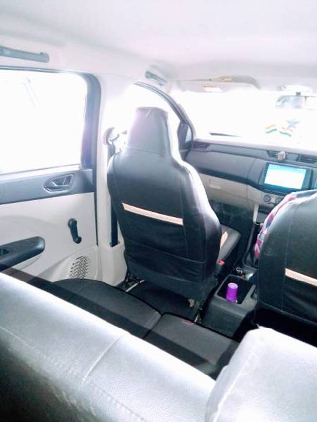 https://images10.gaadi.com/usedgaadi-sellcar/UsedCar/a4736ea8-b6fa-4718-bbbd-07909e89d70d/4a7b9395-e091-4ee7-9088-77cc1ba4dc4f.JPG?imwidth=6401