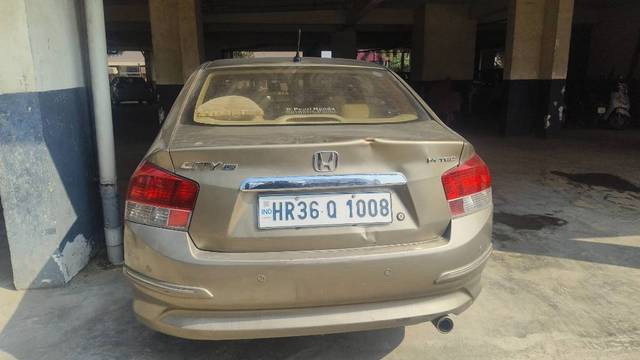 https://images10.gaadi.com/usedgaadi-sellcar/UsedCar/a482bfd1-abd5-4bcb-aa98-d2a6696adba6/40816419-34d9-4a2e-84da-a3a98a6c81d2.jpg?imwidth=6400