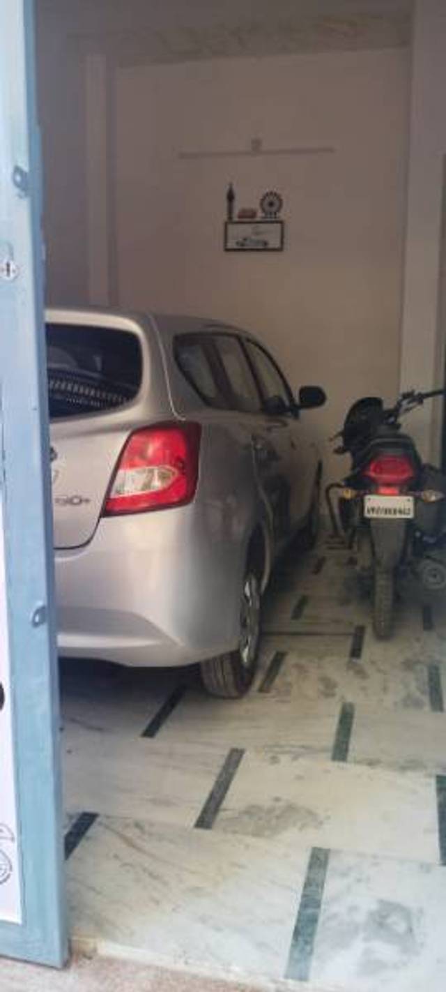 https://images10.gaadi.com/usedgaadi-sellcar/UsedCar/a4ac0008-5e7f-41b6-bda9-6d68d9510e91/0d8d37a6-328a-4398-aaf9-cd512da4c7ff.jpeg?imwidth=6401