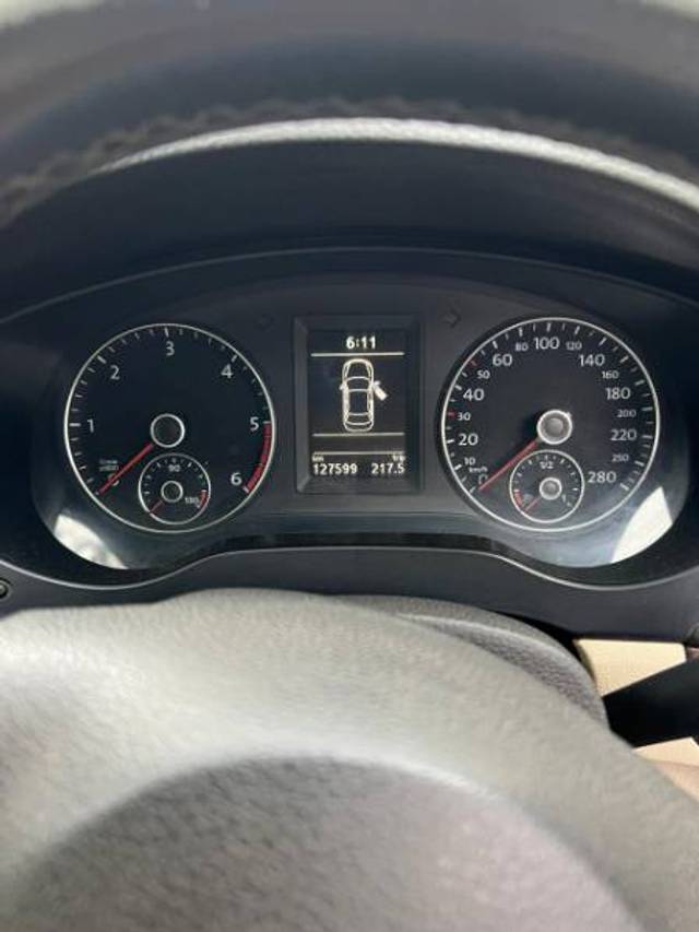 https://images10.gaadi.com/usedgaadi-sellcar/UsedCar/a4b5c44c-7742-4f88-b255-eccc406036ba/f884a6b5-62da-4df9-bad5-63408cb5c911.jpg?imwidth=6401