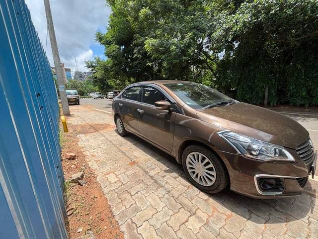 https://images10.gaadi.com/usedgaadi-sellcar/UsedCar/a4b97892-05ad-41b0-acdc-280633999567/1dd2a0d7-7ee0-4210-9416-1fb705cb5132.jpg?imwidth=6400