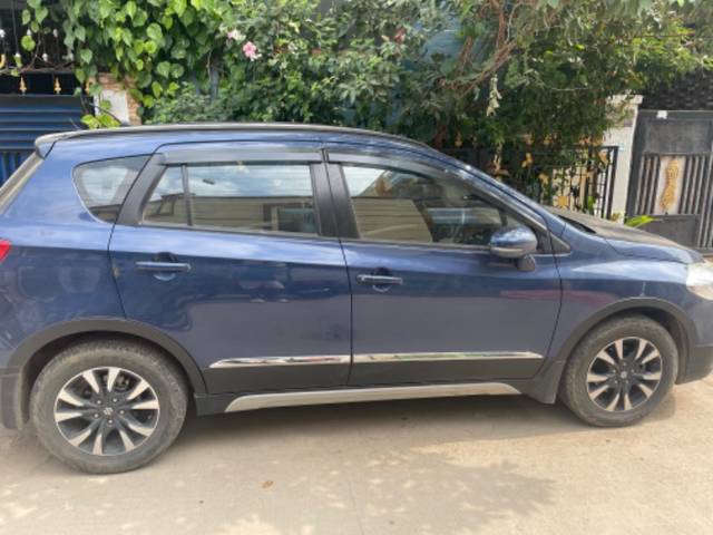 https://images10.gaadi.com/usedgaadi-sellcar/UsedCar/a56330a0-371d-41dd-a8bd-09a719395089/843db5af-8869-44d8-8138-18b3b36599c8.jpg?imwidth=6401