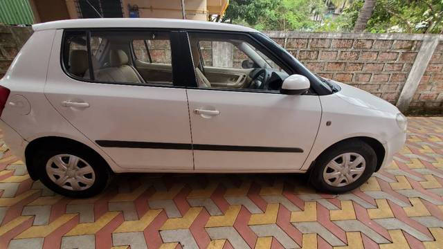 https://images10.gaadi.com/usedgaadi-sellcar/UsedCar/a56f9cfc-e123-4a53-8760-96651ea1b2ce/8bfe4d4a-0165-4ccb-9292-5ed18387af5d.jpg?imwidth=6401