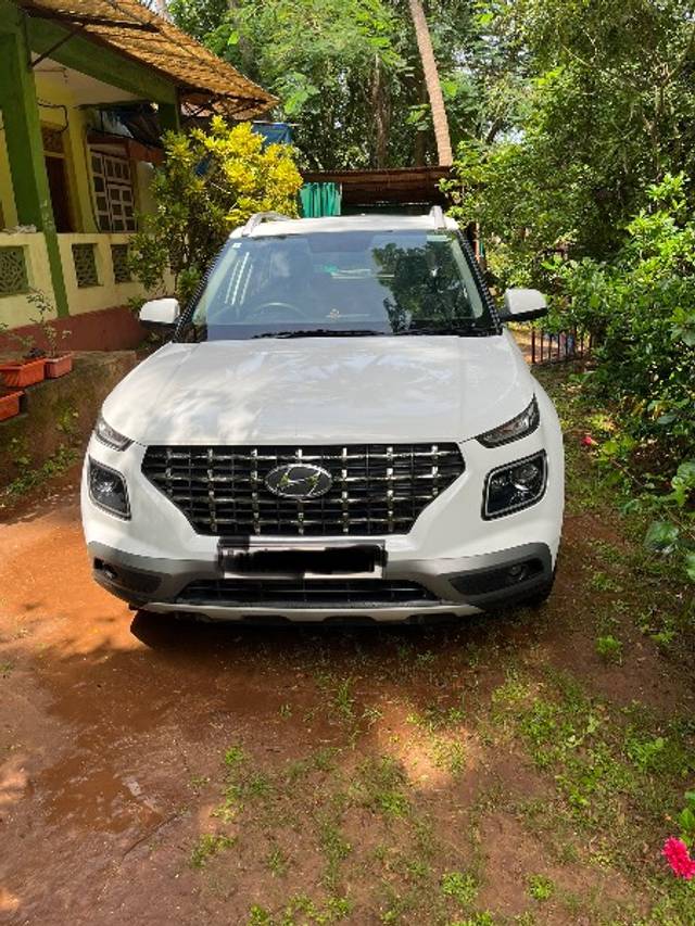 https://images10.gaadi.com/usedgaadi-sellcar/UsedCar/a5933800-66a0-48b6-b41a-89878464ce07/0bae060e-e65e-4c91-b6be-89d3645adaf0.jpeg?imwidth=6400