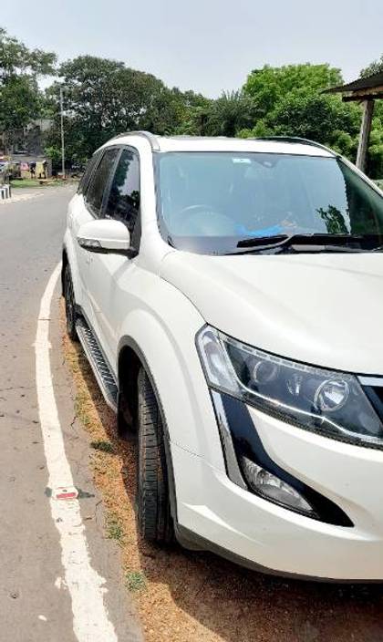 Mahindra XUV500 W11 BSIV Mahindra XUV500 W11 BSIV