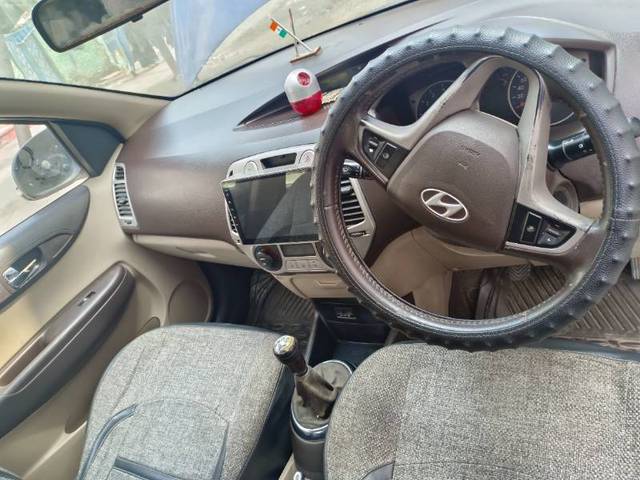 https://images10.gaadi.com/usedgaadi-sellcar/UsedCar/a5dd07bc-4476-4ea7-96c1-7fb349e13323/046ca1d3-43ea-4f78-87cf-adff61d09c0e.jpg?imwidth=6402