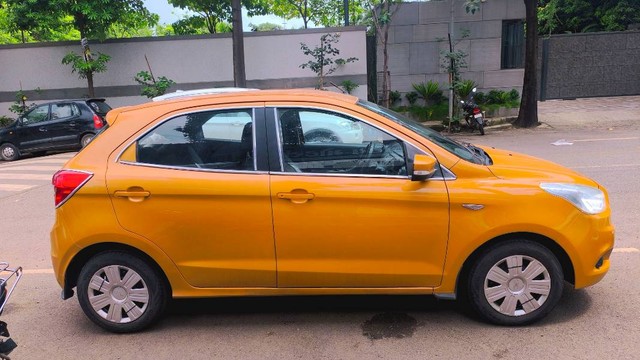 Second-hand 2015 Ford Figo Petrol LXI for sale in Surat-1