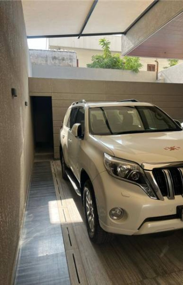 Toyota Land Cruiser Prado VX L Second-hand 2014 Toyota Land Cruiser Prado VX L for sale in Jaipur-3