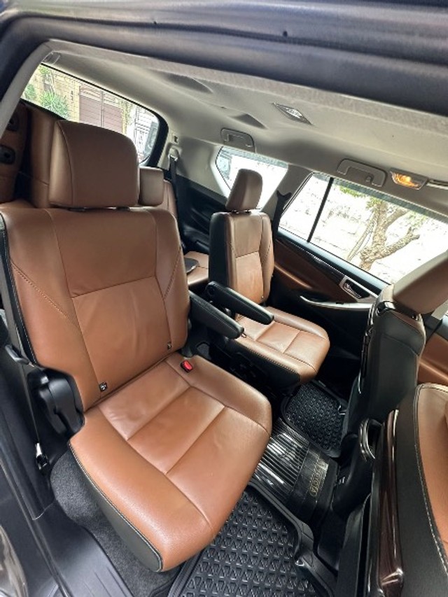 Second-hand 2022 Toyota Innova Crysta 2.7 GX 7 STR AT for sale in New Delhi-4