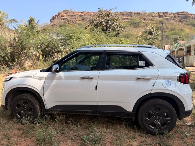 Second-hand 2025 Hyundai Venue S Plus for sale in Bagalkot-2