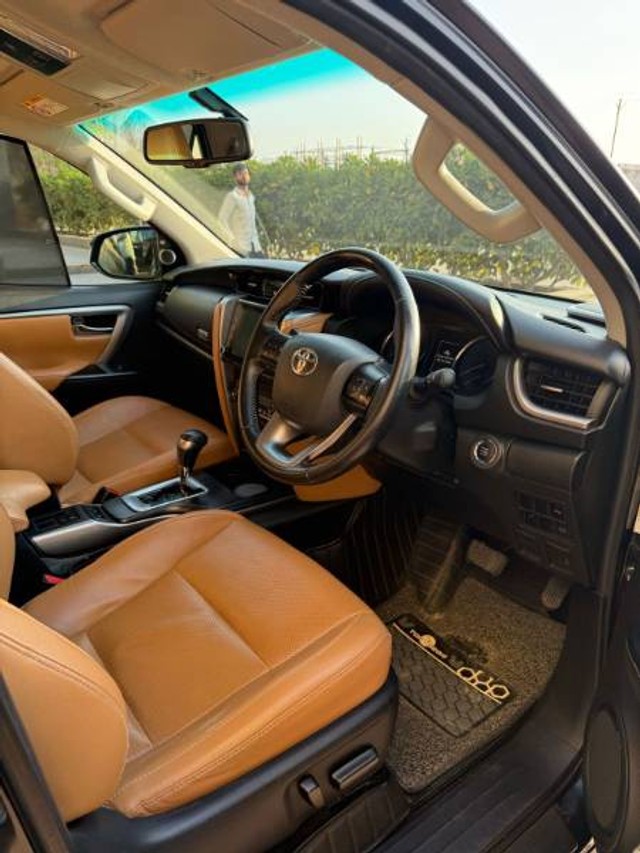 Toyota Fortuner 2.8 4WD AT Second-hand 2021 Toyota Fortuner 2.8 4WD AT for sale in Morbi-2