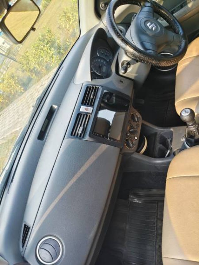 Second-hand 2010 Maruti Swift Dzire LXi for sale in Lucknow-6