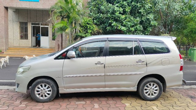 Second-hand 2012 Toyota Innova 2.5 VX 8 STR BSIV for sale in Solapur-3