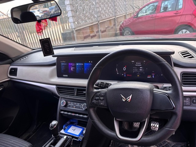 Second-hand 2022 Mahindra XUV700 AX5 Diesel BSVI for sale in Noida-6