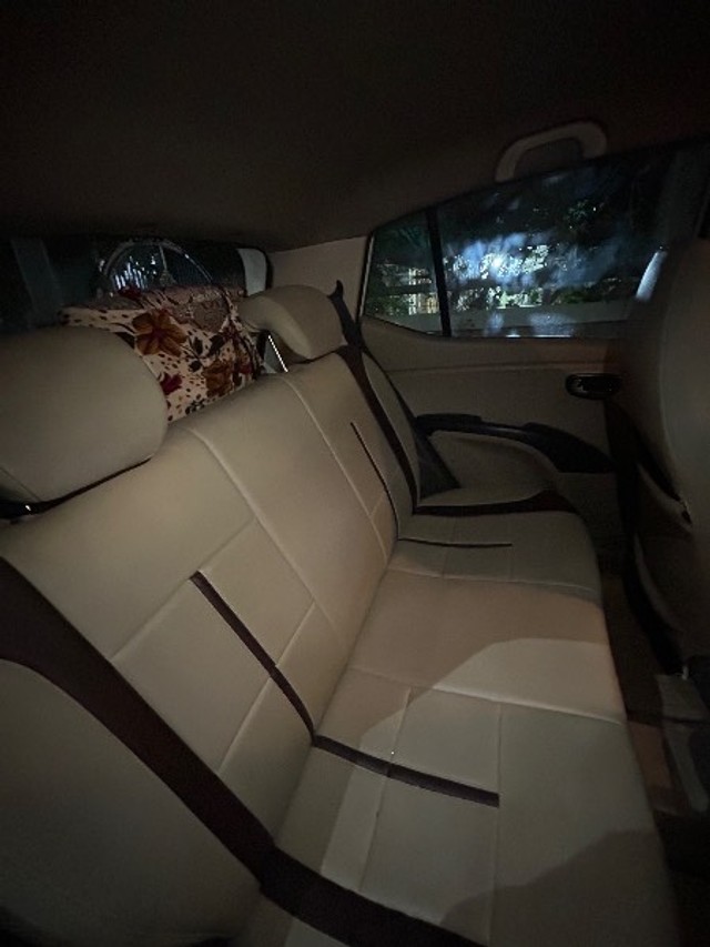 Hyundai i10 Sportz Second-hand 2012 Hyundai i10 Sportz for sale in Yavatmal-2