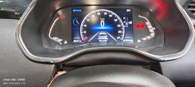 Second-hand 2023 Renault Kiger RXZ for sale in Jamshedpur-4