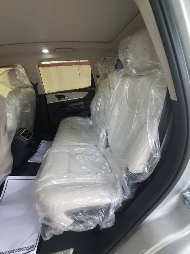 Mahindra XUV700 AX7 7Str Second-hand 2023 Mahindra XUV700 AX7 7Str for sale in Baran-2