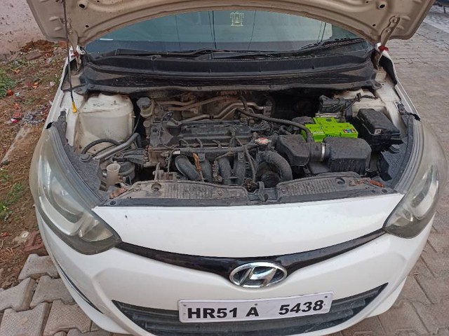 Second-hand 2014 Hyundai i20 Asta 1.2 for sale in Karnal-2