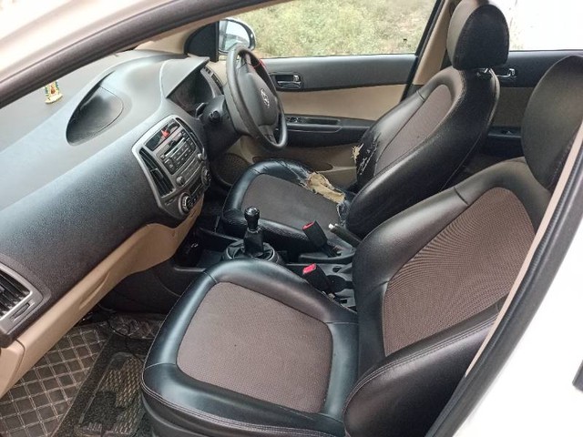 Second-hand 2014 Hyundai i20 Asta 1.2 for sale in Karnal-3