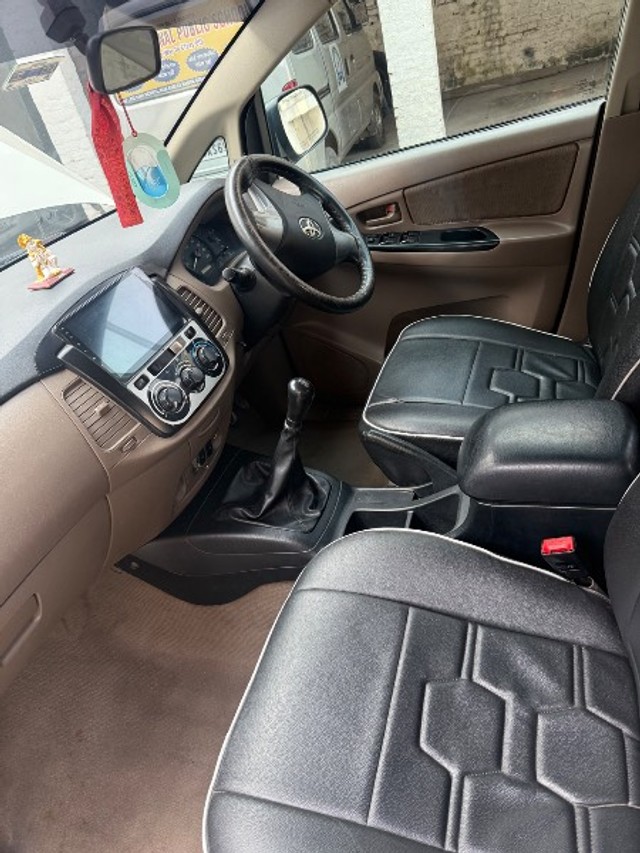 Second-hand 2015 Toyota Innova 2.5 G (Diesel) 7 Seater BS IV for sale in Gorakhpur-5