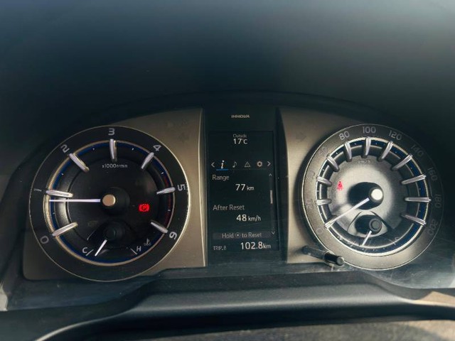 Toyota Innova Crysta 2.4 VX MT 8S BSIV Second-hand 2017 Toyota Innova Crysta 2.4 VX MT 8S BSIV for sale in Jhansi-5