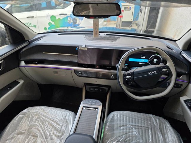 Second-hand 2025 Kia Carens Clavis EV HTX ER for sale in Machilipatnam-7
